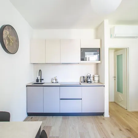 Lovely With View - Bellagio 15 Min, Free Parking Apartment